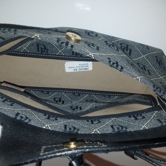 Dooney & Bourke - Picture 4 of 13